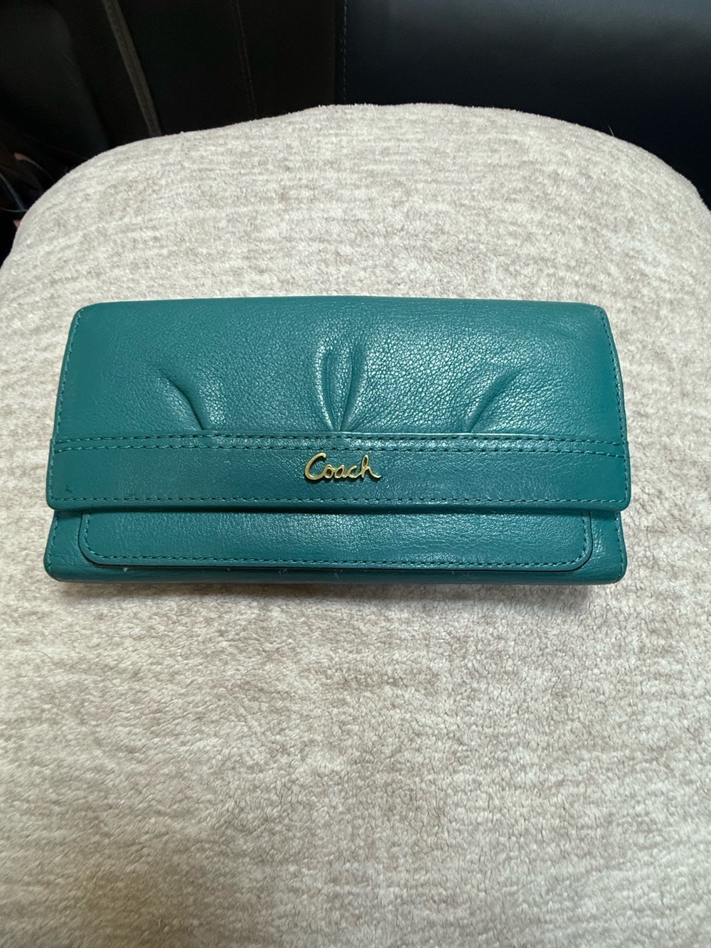 Vintage Y2K Coach Soho Pleated Teal
Leather Wallet Card Holder